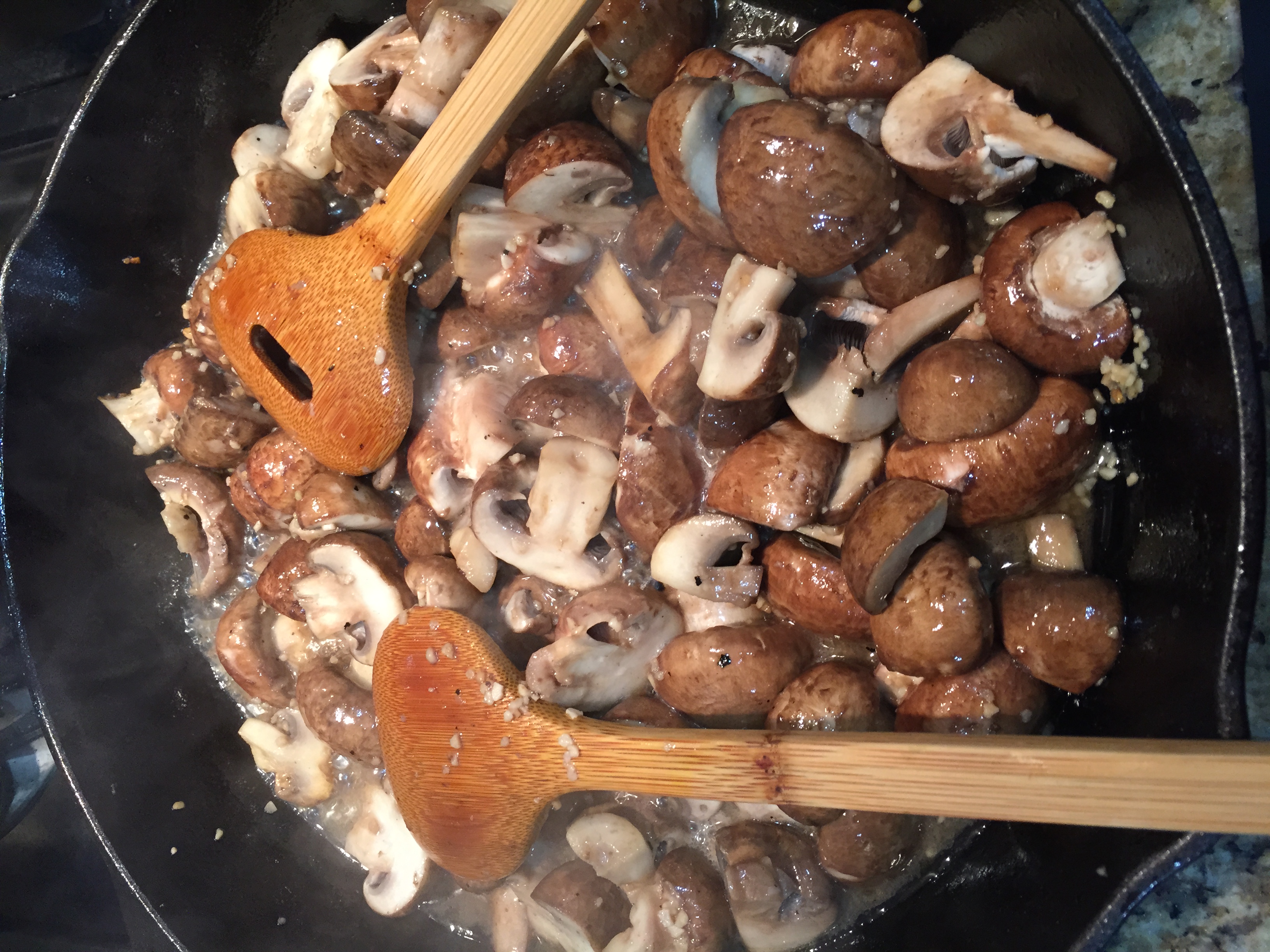 Garlicky #Vegan Mushrooms… oh my yes.